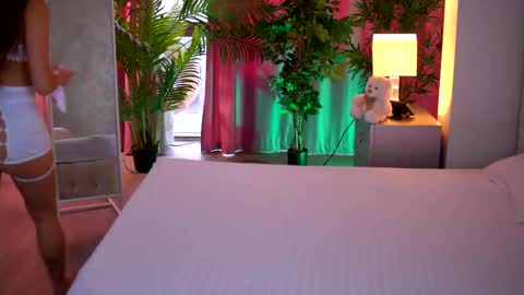 IsaBella online show from February 2026 07:45:01 AM