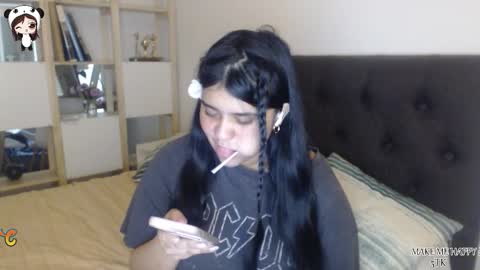 Aralyn  online show from December 2025 12:10:01 PM