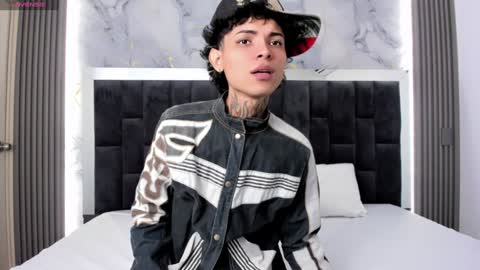 Arceluz  online show from February 2025 07:06:02 PM