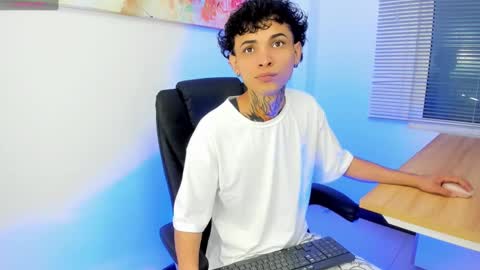 Arceluz  online show from February 2025 08:47:01 PM