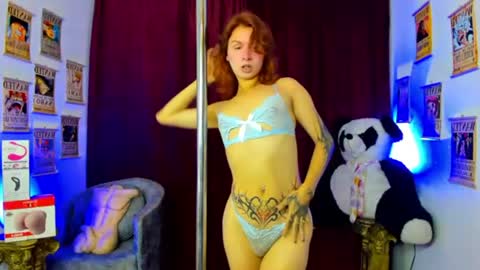 Snapshot of archy_lein chatting on June 2026 03:20:02 PM ARCHY LEIN online show from June 2026 03:20:02 PM