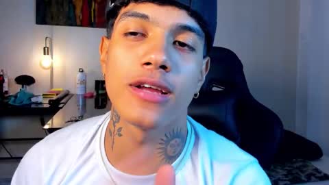 aress444 online show from November 2025 10:19:01 PM