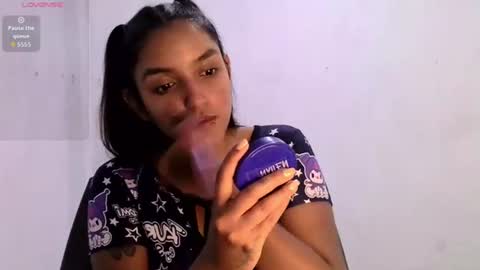 Snapshot of ari_20_ chatting on August 2026 10:45:01 PM Bella online show from August 2026 10:45:01 PM