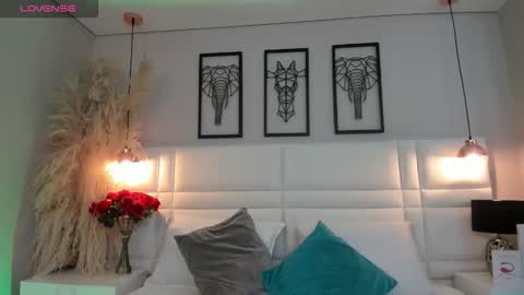 ari_lynn_ online show from October 2025 03:10:02 AM