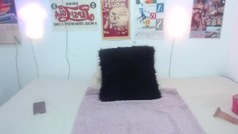 Snapshot of ari_rossee_ chatting on February 2025 08:56:01 PM online show from February 2025 08:56:01 PM