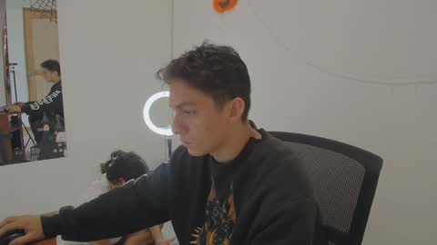 Snapshot of aria_arthur chatting on October 2025 02:05:01 PM aria_arthur online show from October 2025 02:05:01 PM