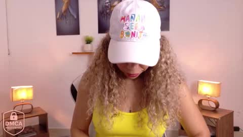 Snapshot of aria_bliss_01 chatting on November 2025 01:23:02 PM aria_bliss_01 online show from November 2025 01:23:02 PM