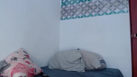 Snapshot of aria_bronw chatting on November 2025 01:44:02 PM AriaBronw online show from November 2025 01:44:02 PM