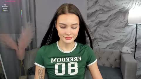 aria_mila online show from September 2025 10:26:02 AM