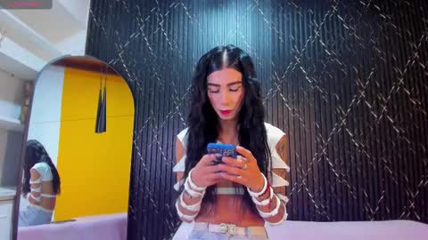 Aria Millers  online show from October 2025 12:03:01 PM