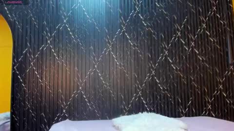 Aria Millers  online show from October 2025 12:48:02 PM