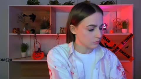 Luna online show from October 2025 08:11:02 PM