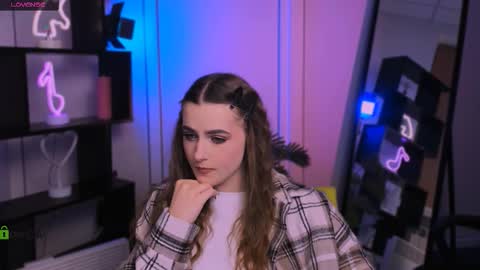 Luna online show from December 2025 07:10:02 PM