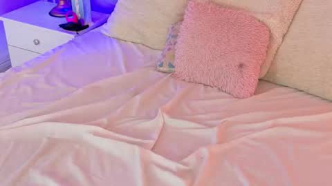 Snapshot of aria_peach_ chatting on July 2026 09:58:02 PM ARIA PEACH online show from July 2026 09:58:02 PM