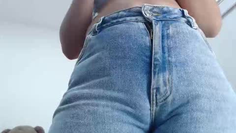 ariacoral online show from November 2025 12:49:01 PM