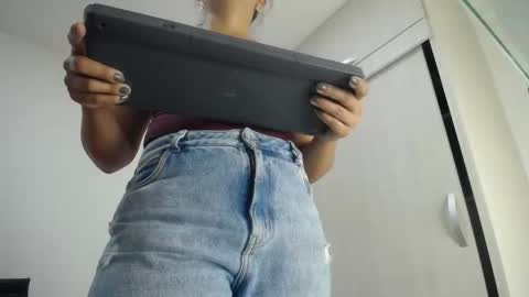 ariacoral online show from November 2025 12:18:01 PM