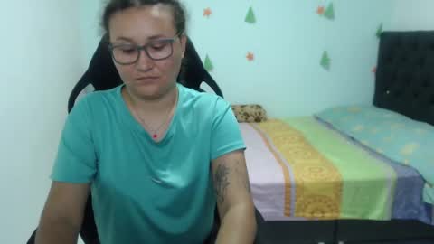 ...Ariana... online show from January 2025 05:04:01 PM