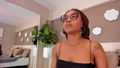 Aria Foster online show from November 2025 04:01:02 AM