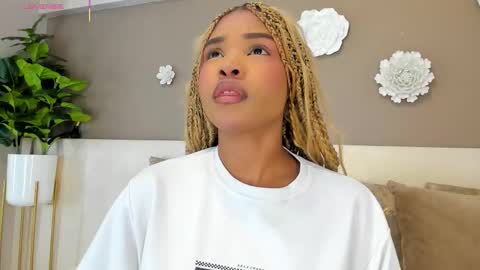 Snapshot of ariafoster chatting on February 2026 03:43:01 AM Aria Foster online show from February 2026 03:43:01 AM