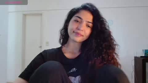 ariagal online show from April 2026 04:01:01 PM