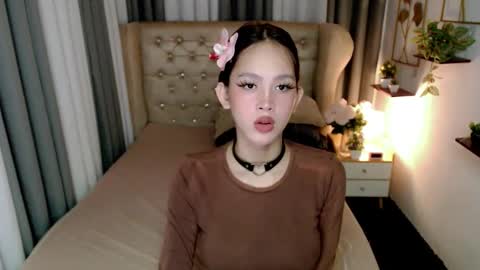 Snapshot of ariahooper chatting on February 2026 10:59:01 AM Christine JorgensenChristmas wish breasts implants online show from February 2026 10:59:01 AM