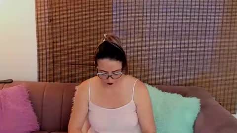 Snapshot of ariana_cross_ chatting on May 2026 12:10:01 PM Ariana Cruz online show from May 2026 12:10:01 PM