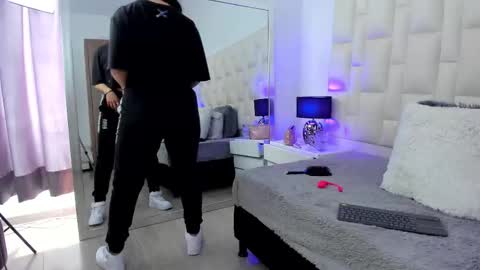  ariana  online show from September 2025 05:02:01 PM