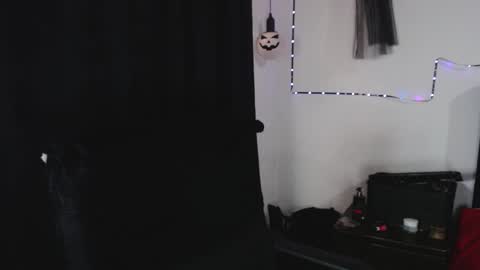 help me 100 hands up my OF is Free  online show from November 2025 09:48:01 PM