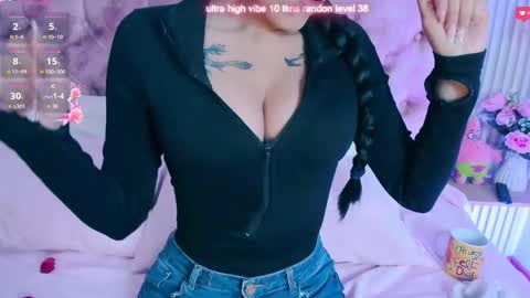 Snapshot of arianawest_ chatting on May 2026 01:19:01 PM arianawest_ online show from May 2026 01:19:01 PM
