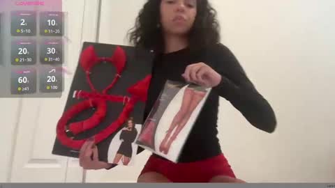 Aria Nicole online show from October 2025 08:17:01 PM