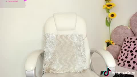 Arianna online show from February 2025 07:31:02 PM