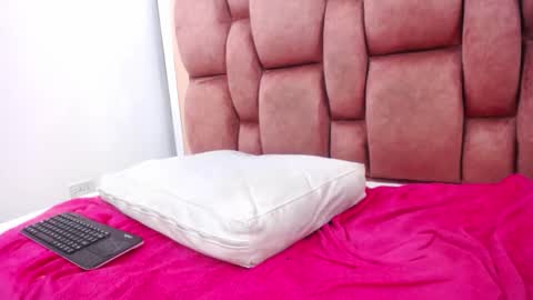 arianna pearl online show from October 2025 01:53:02 PM