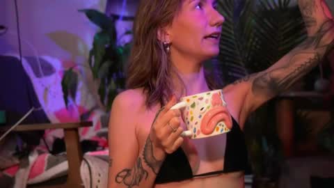 Olivka online show from April 2026 10:28:02 AM