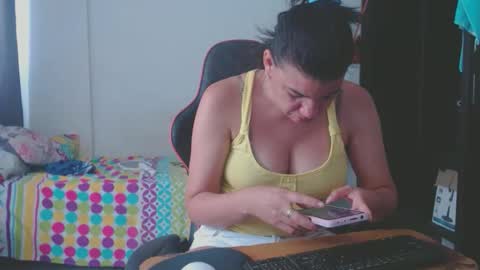 ariannaloovel online show from April 2026 05:03:02 PM