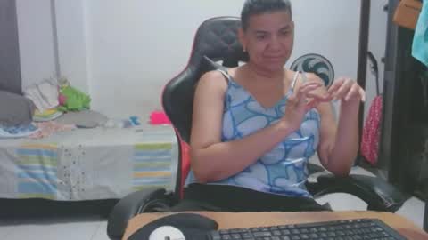 ariannaloovel online show from April 2026 11:16:01 PM