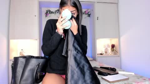 Snapshot of ariannavega_ chatting on June 2026 11:45:02 AM ariannavega_ online show from June 2026 11:45:02 AM