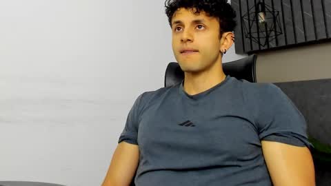 Snapshot of ariasaadeh chatting on September 2025 12:05:02 PM ariasaadeh online show from September 2025 12:05:02 PM