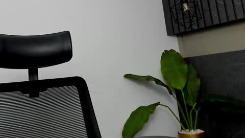 Snapshot of ariasaadeh chatting on September 2025 12:05:02 PM ariasaadeh online show from September 2025 12:05:02 PM