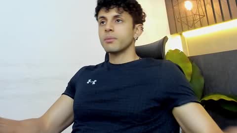 Snapshot of ariasaadeh chatting on September 2025 12:05:01 PM ariasaadeh online show from September 2025 12:05:01 PM