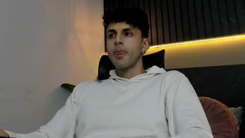 Snapshot of ariasaadeh chatting on September 2025 12:07:01 PM ariasaadeh online show from September 2025 12:07:01 PM