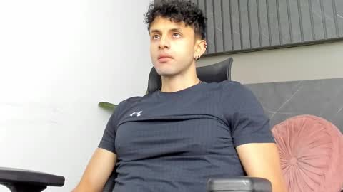 Snapshot of ariasaadeh chatting on September 2025 12:06:01 PM ariasaadeh online show from September 2025 12:06:01 PM