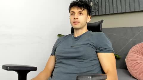 Snapshot of ariasaadeh chatting on September 2025 12:06:01 PM ariasaadeh online show from September 2025 12:06:01 PM