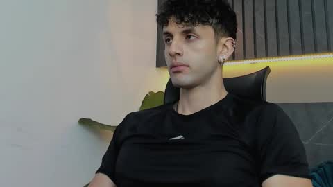 Snapshot of ariasaadeh chatting on September 2025 12:08:02 PM ariasaadeh online show from September 2025 12:08:02 PM