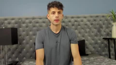 Snapshot of ariasaadeh chatting on October 2025 12:17:02 PM ariasaadeh online show from October 2025 12:17:02 PM