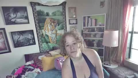 Snapshot of arielabai chatting on October 2025 06:27:02 PM Arielle Ari online show from October 2025 06:27:02 PM