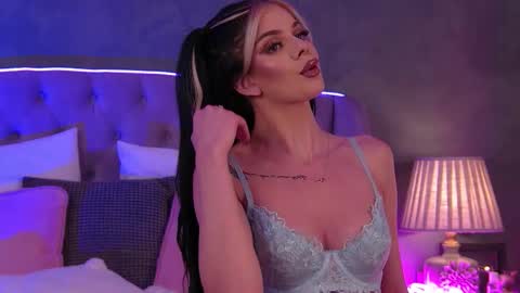 Ariell online show from November 2025 06:29:01 PM