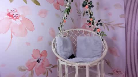 Snapshot of arietta_skinny chatting on February 2026 12:04:01 PM Arietta online show from February 2026 12:04:01 PM