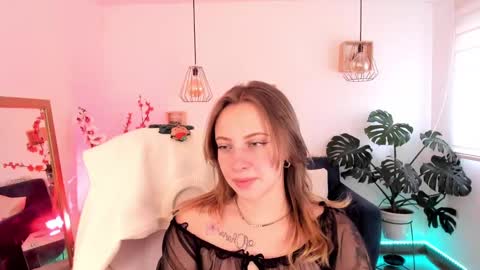 Ari  online show from December 2024 07:43:02 PM