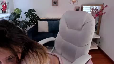 Ari  online show from February 2025 07:38:02 PM