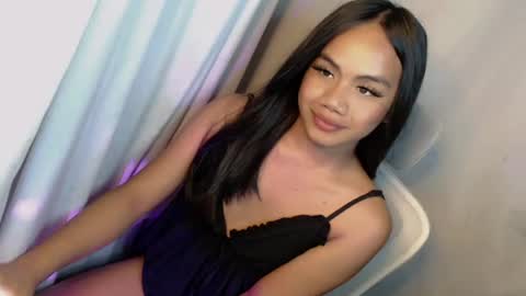 Snapshot of arilovesu chatting on June 2026 11:25:01 AM hi follow me its ARI online show from June 2026 11:25:01 AM
